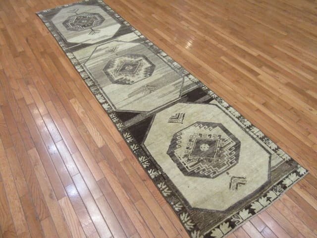 3′ x 10′ Beige Fine Hand-Knotted Turkish Vintage Anatolian Runner – Tribal Wool