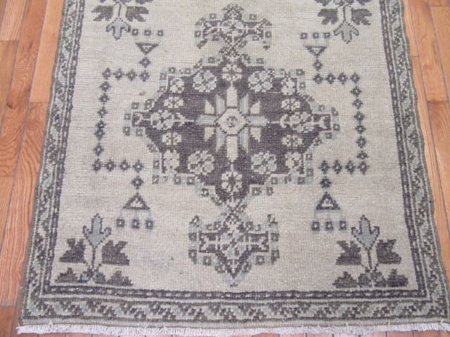 3′ x 10′ Beige Fine Hand-Knotted Turkish Vintage Anatolian Runner – Tribal Wool