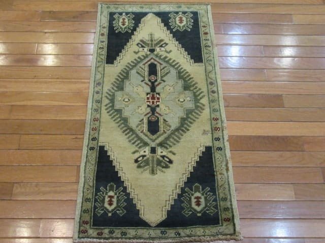2′ x 3′ Ivory Fine Hand-Knotted Turkish Anatolian Rug – Prayer Wool