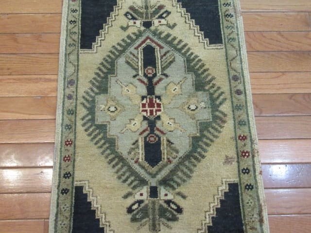 2′ x 3′ Ivory Fine Hand-Knotted Turkish Anatolian Rug – Prayer Wool