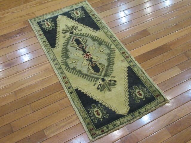 2′ x 3′ Ivory Fine Hand-Knotted Turkish Anatolian Rug – Prayer Wool