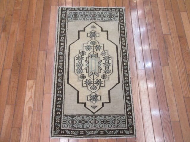 2′ x 3′ Beige Fine Hand-Knotted Turkish Anatolian Rug – Prayer Wool