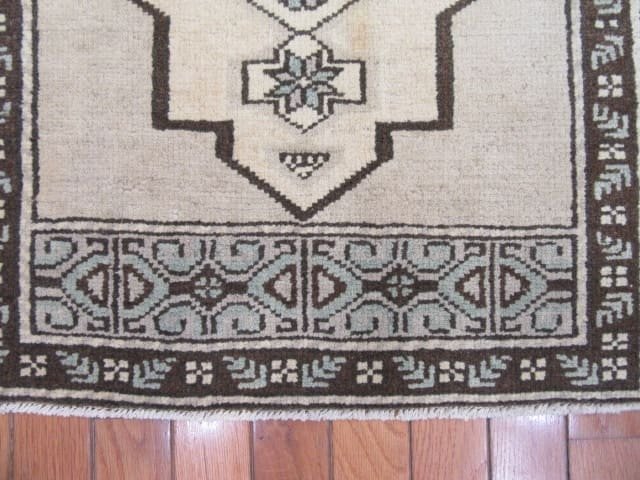 2′ x 3′ Beige Fine Hand-Knotted Turkish Anatolian Rug – Prayer Wool