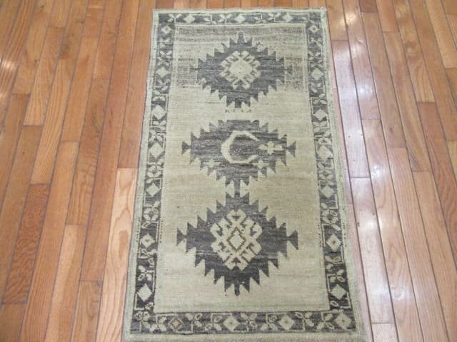 2′ x 3′ Beige Fine Hand-Knotted Turkish Anatolian Rug – Prayer Wool
