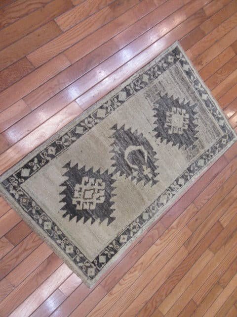 2′ x 3′ Beige Fine Hand-Knotted Turkish Anatolian Rug – Prayer Wool