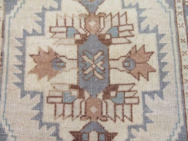 2′ x 4′ Beige Fine Hand-Knotted Turkish Anatolian Rug – Prayer Wool