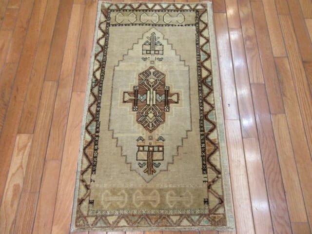 2′ x 3′ Beige Fine Hand-Knotted Turkish Anatolian Rug – Prayer Wool