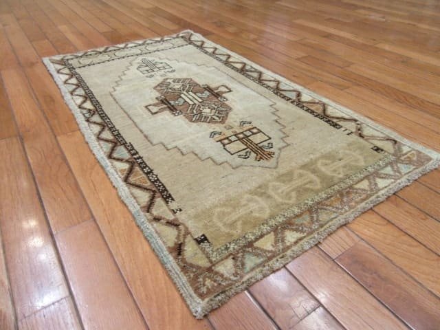 2′ x 3′ Beige Fine Hand-Knotted Turkish Anatolian Rug – Prayer Wool