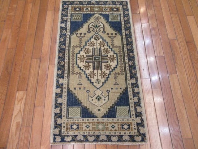 2′ x 3′ Ivory Fine Hand-Knotted Turkish Anatolian Rug – Prayer Wool