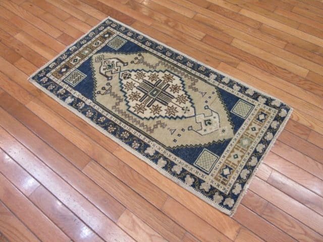 2′ x 3′ Ivory Fine Hand-Knotted Turkish Anatolian Rug – Prayer Wool