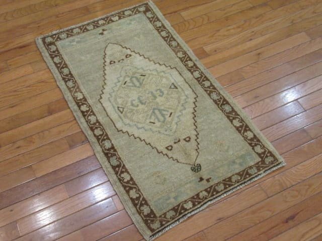 2′ x 3′ Beige Fine Hand-Knotted Turkish Anatolian Rug – Prayer Wool