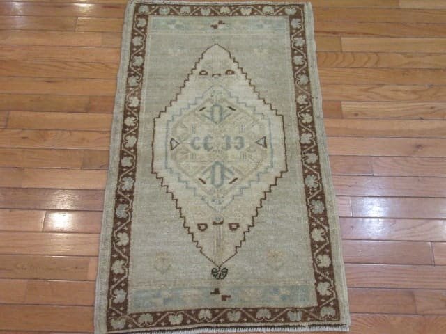 2′ x 3′ Beige Fine Hand-Knotted Turkish Anatolian Rug – Prayer Wool