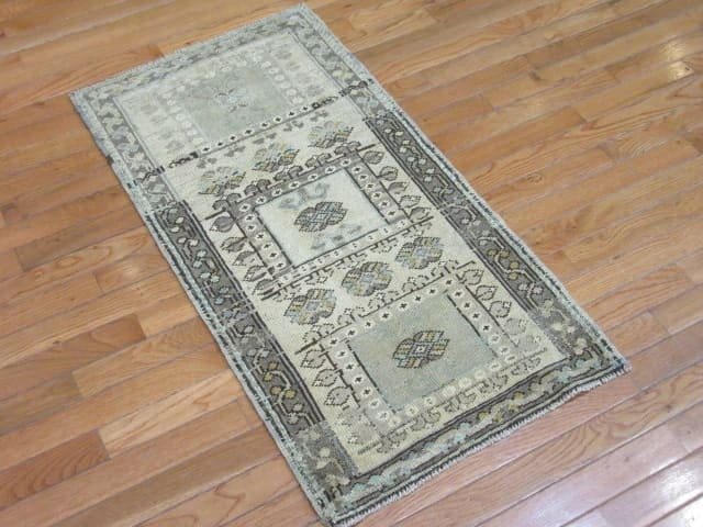 2′ x 3′ Beige Fine Hand-Knotted Turkish Anatolian Rug – Prayer Wool