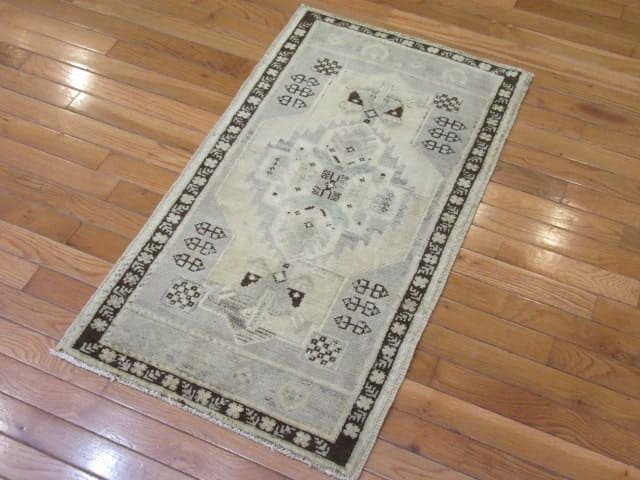 2′ x 3′ Beige Fine Hand-Knotted Turkish Anatolian Rug – Prayer Wool