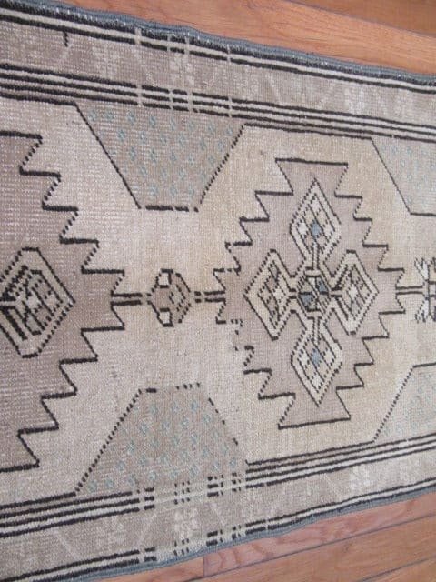 2′ x 3′ Beige Fine Hand-Knotted Turkish Anatolian Rug – Prayer Wool