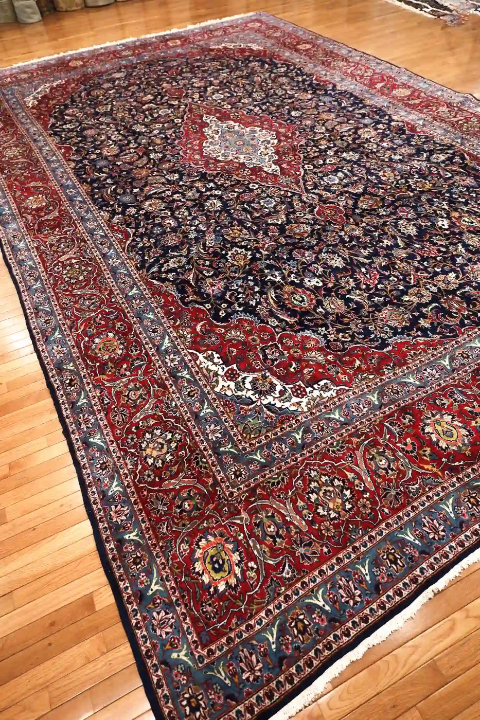 12′ x 18′ Red Fine Hand-Knotted Persian Kashan Rug – Traditional Wool