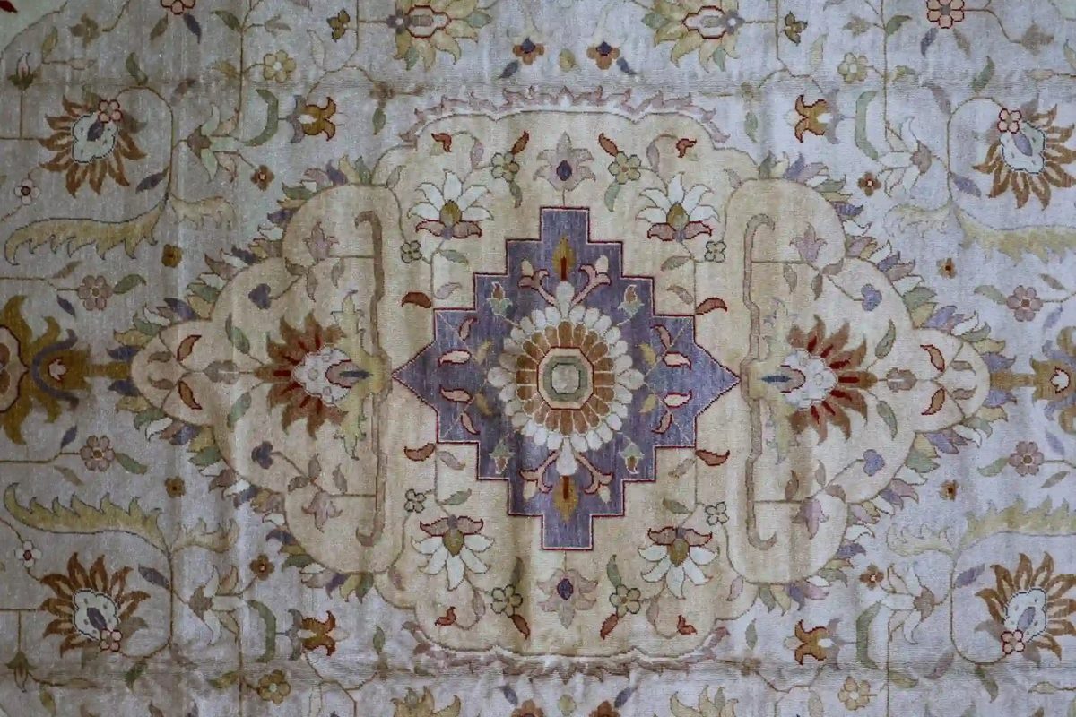 12′ x 15′ Beige Fine Hand-Knotted Turkish Farahan Design Rug – Traditional Wool