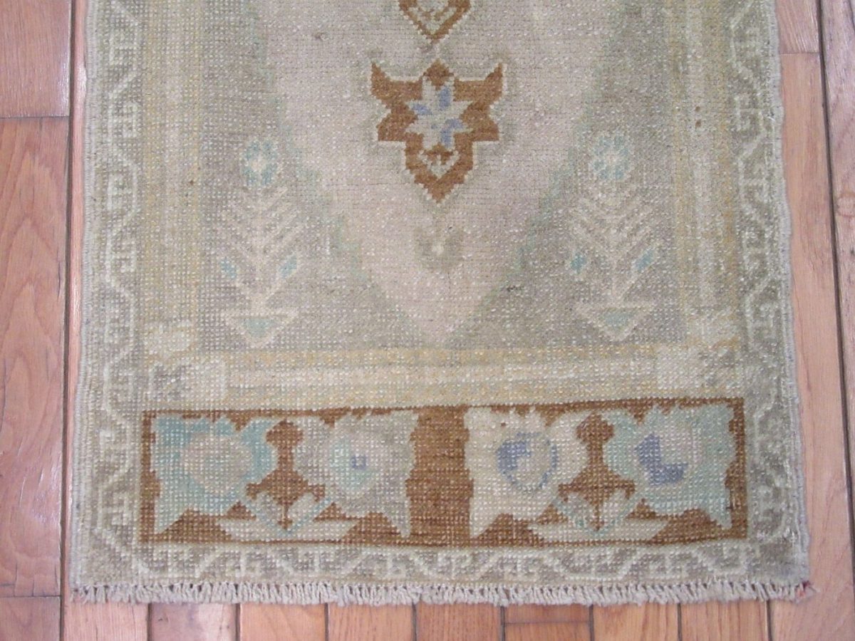 2′ x 4′ Turkish Ivory Runner Rug Transitional Wool