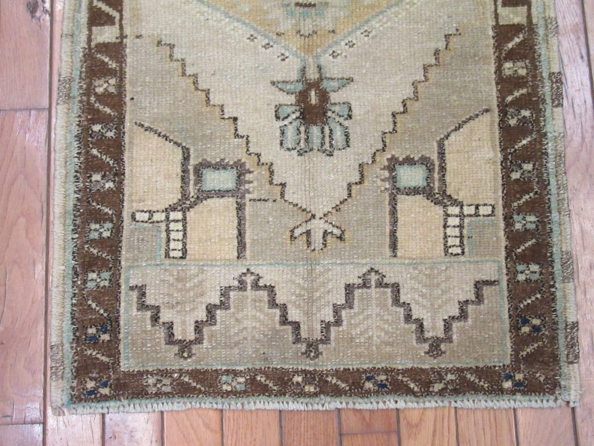 2′ x 3′ Turkish Beige Rug Transitional Wool