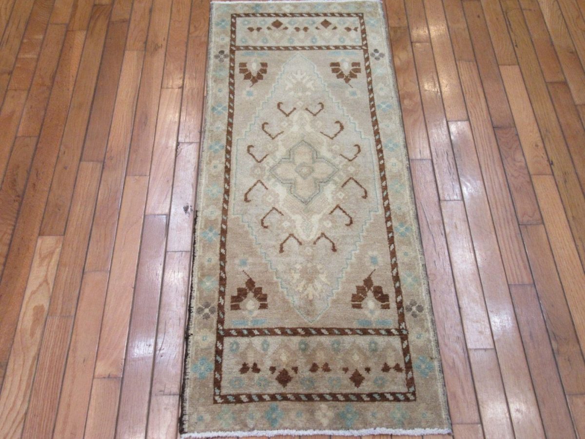 2′ x 4′ Turkish Anatolian Ivory Runner Rug Transitional Wool