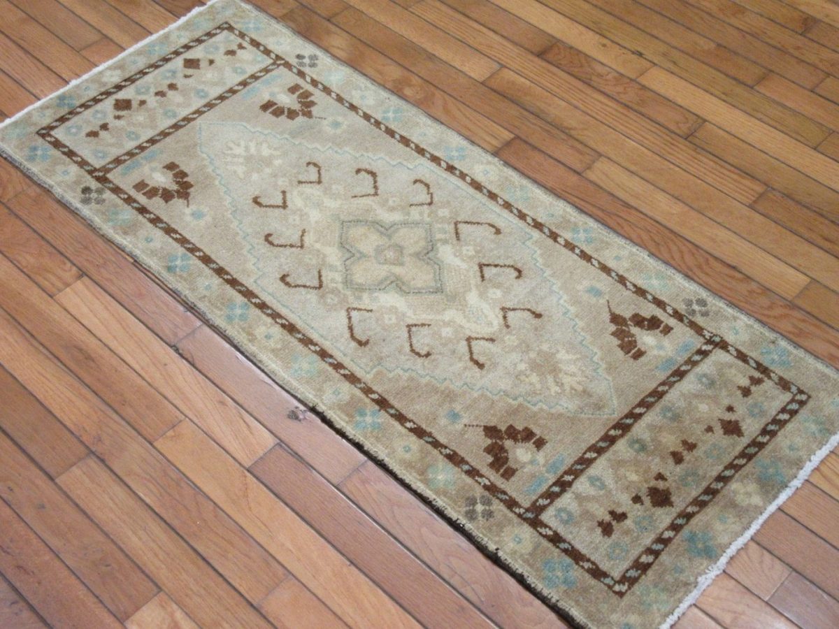 2′ x 4′ Turkish Anatolian Ivory Runner Rug Transitional Wool