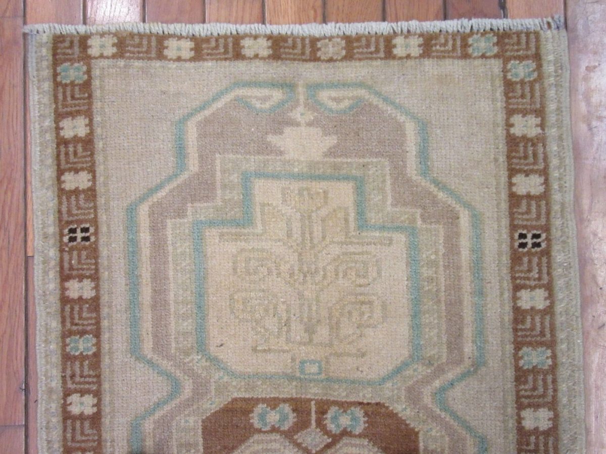 2′ x 3′ Turkish Beige Runner Rug Transitional Wool