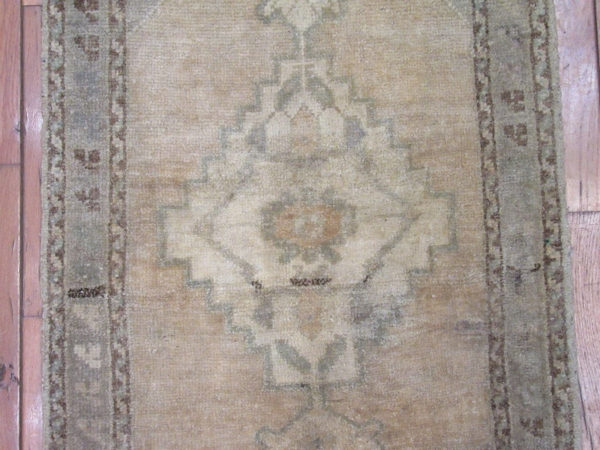 2′ x 3′ Turkish Soft Gold Gray Accent Rug Transitional Wool