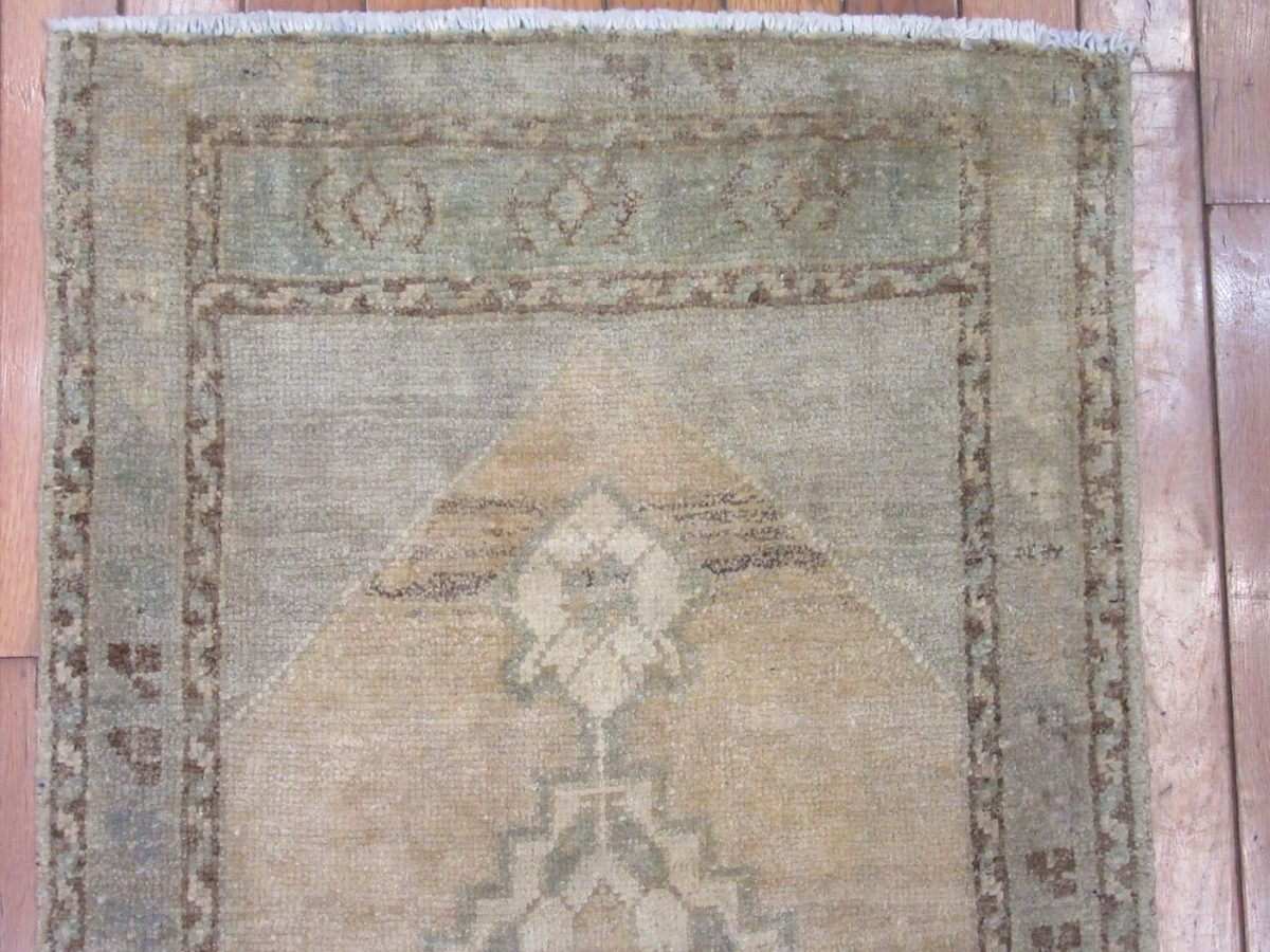 2′ x 3′ Turkish Soft Gold Gray Accent Rug Transitional Wool