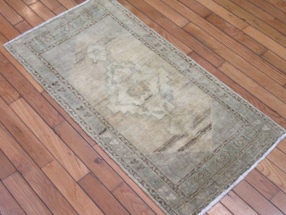 2′ x 3′ Turkish Soft Gold Gray Accent Rug Transitional Wool