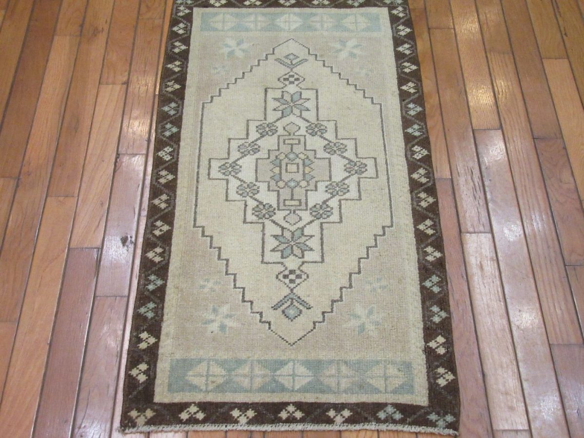 2′ x 3′ Turkish Ivory Taupe Accent Rug Transitional Wool