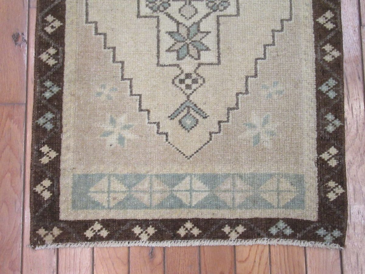 2′ x 3′ Turkish Ivory Taupe Accent Rug Transitional Wool