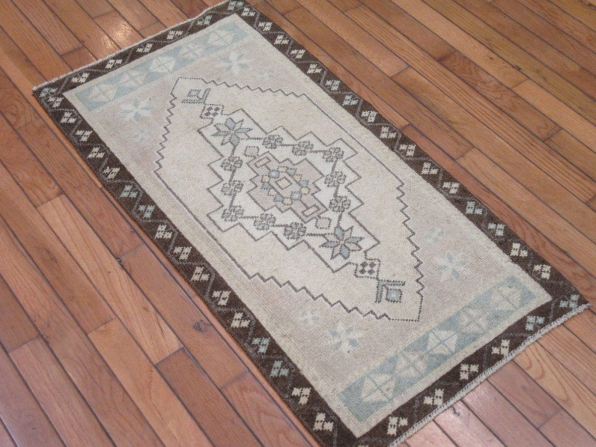 2′ x 3′ Turkish Ivory Taupe Accent Rug Transitional Wool