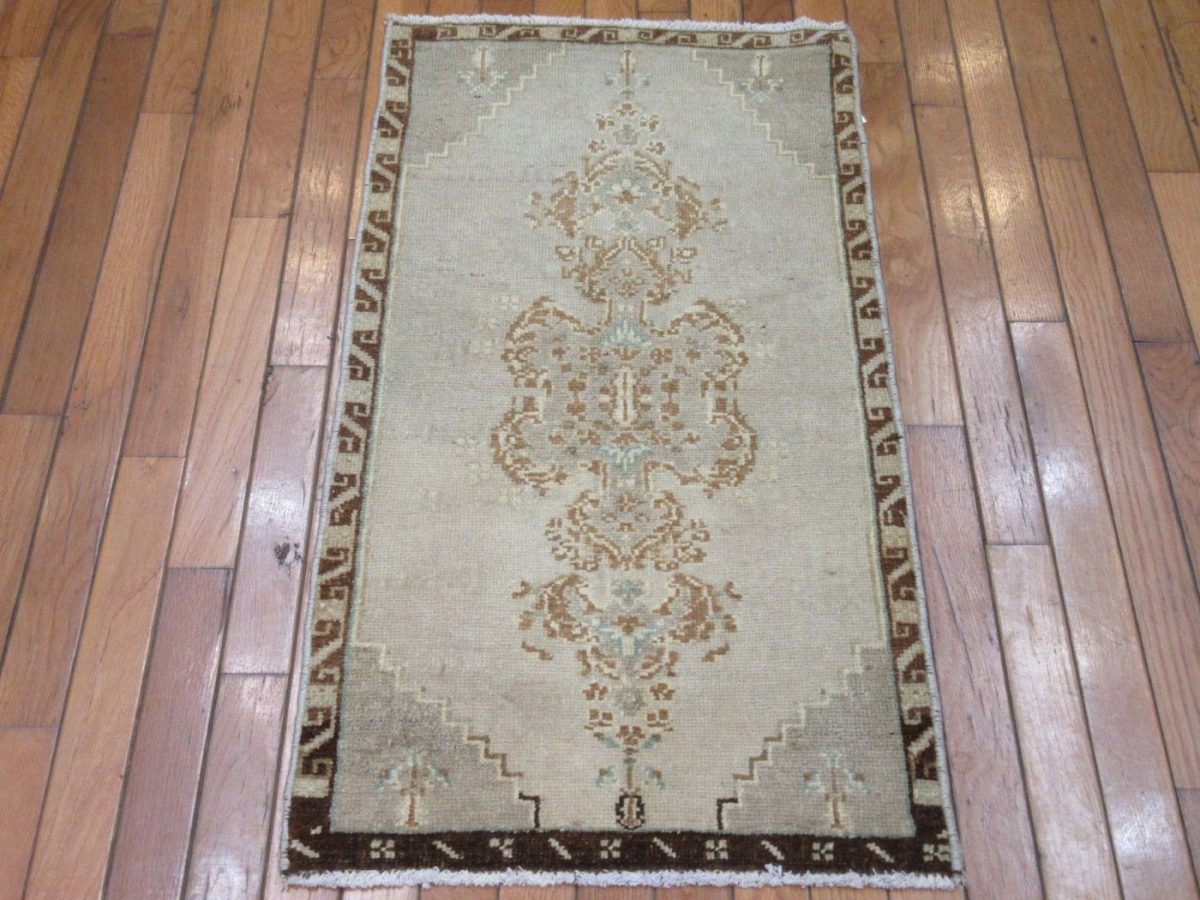 2′ x 3′ Turkish Ivory Beige Accent Rug Traditional Wool