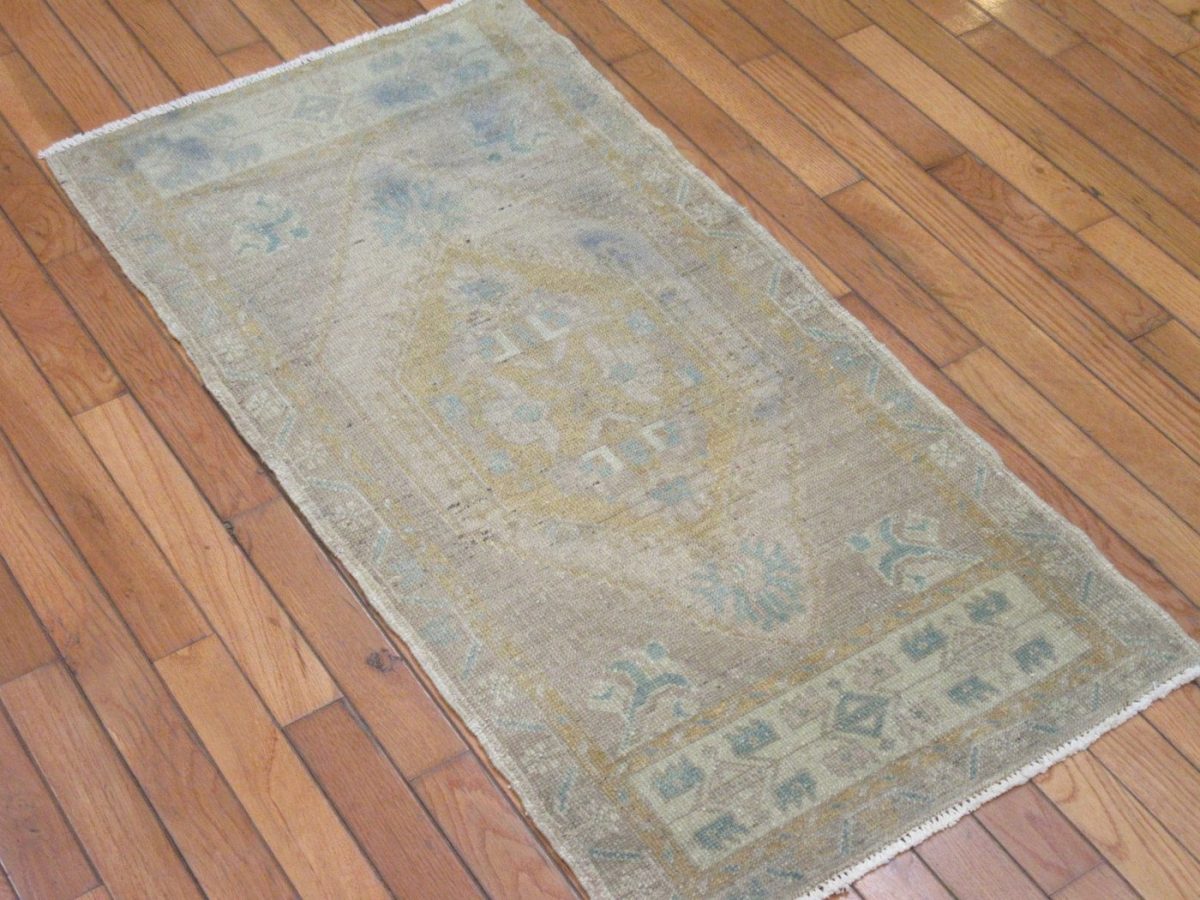 2′ x 3′ Turkish Beige Blue Accent Rug Transitional Wool