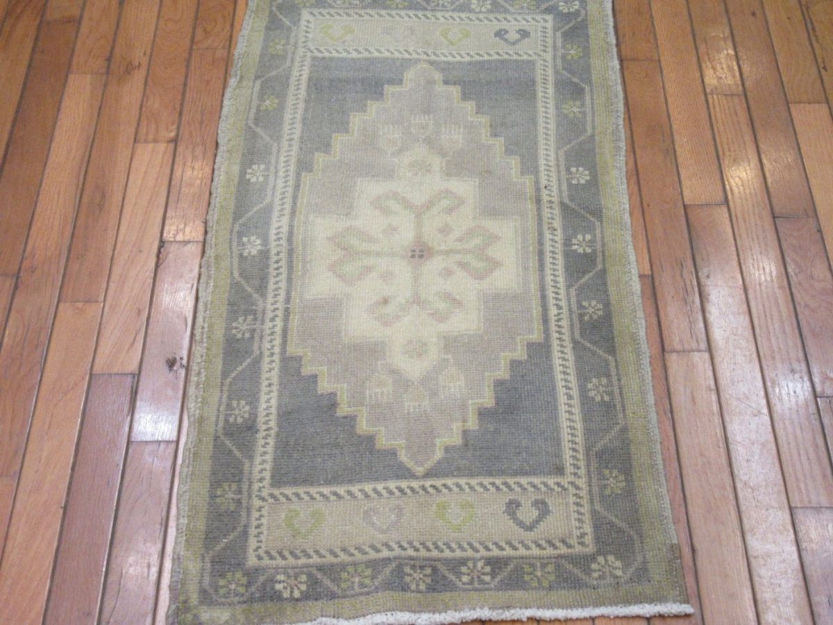 2′ x 4′ Turkish Gray Green Accent Rug Transitional Wool
