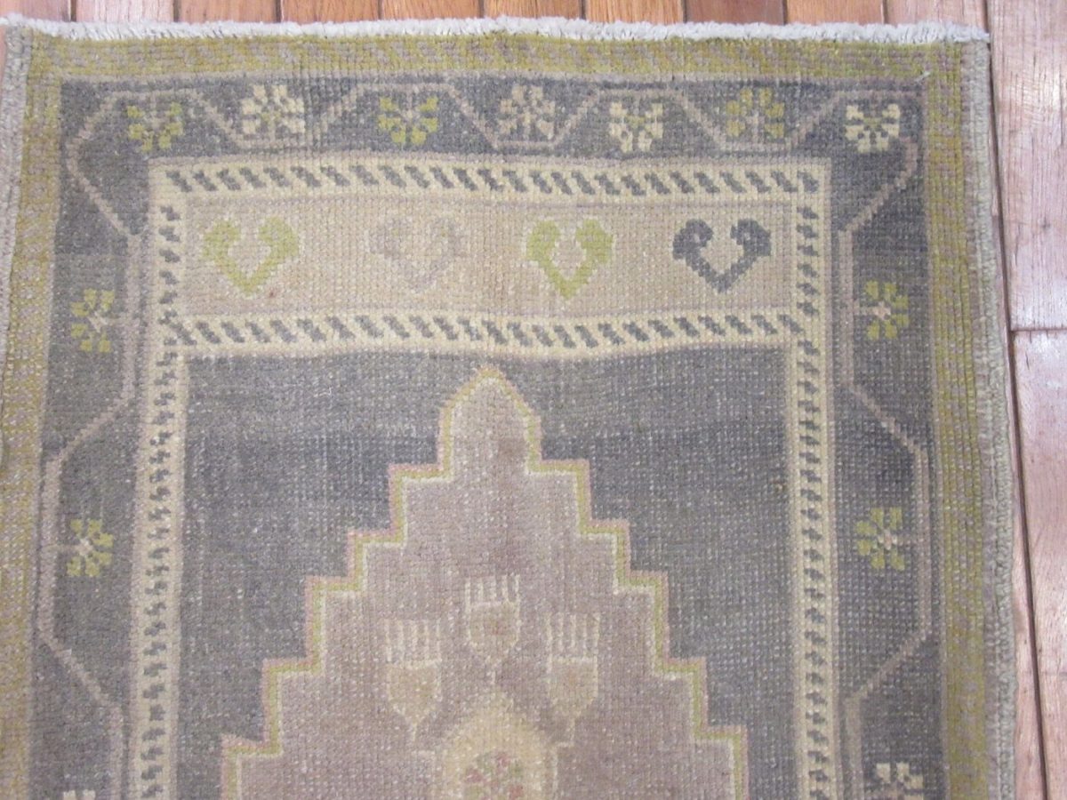 2′ x 4′ Turkish Gray Green Accent Rug Transitional Wool