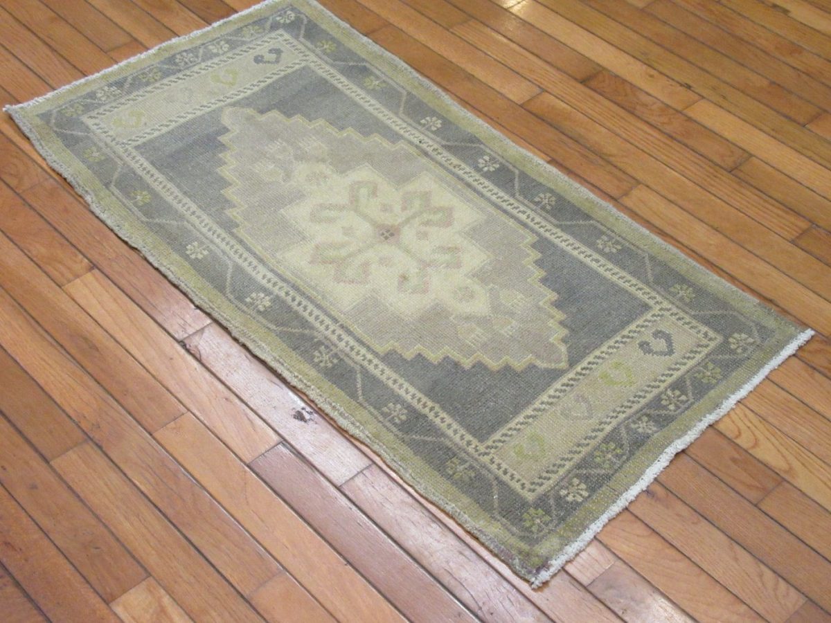 2′ x 4′ Turkish Gray Green Accent Rug Transitional Wool