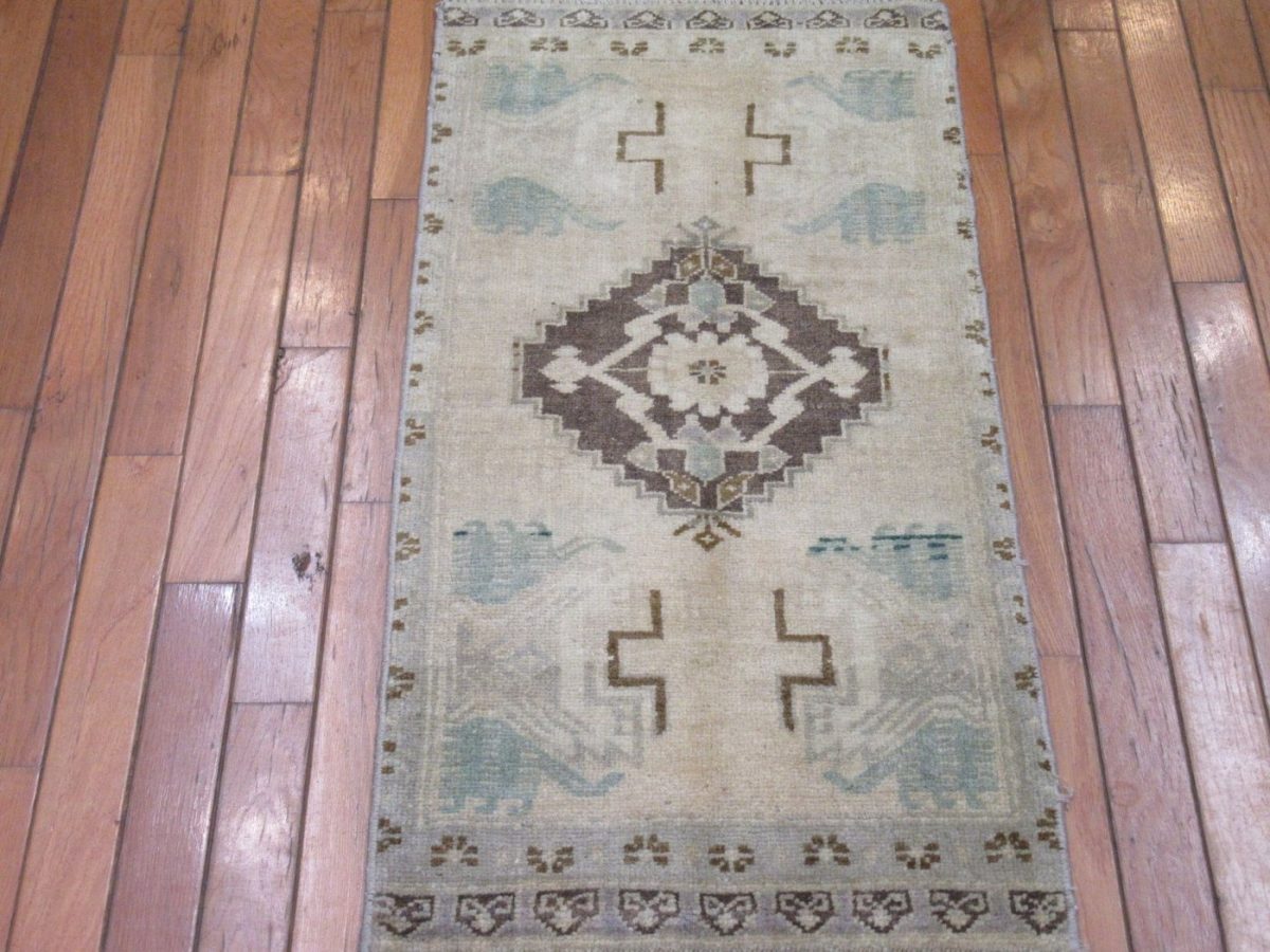 2′ x 4′ Turkish Gray Green Accent Rug Transitional Wool