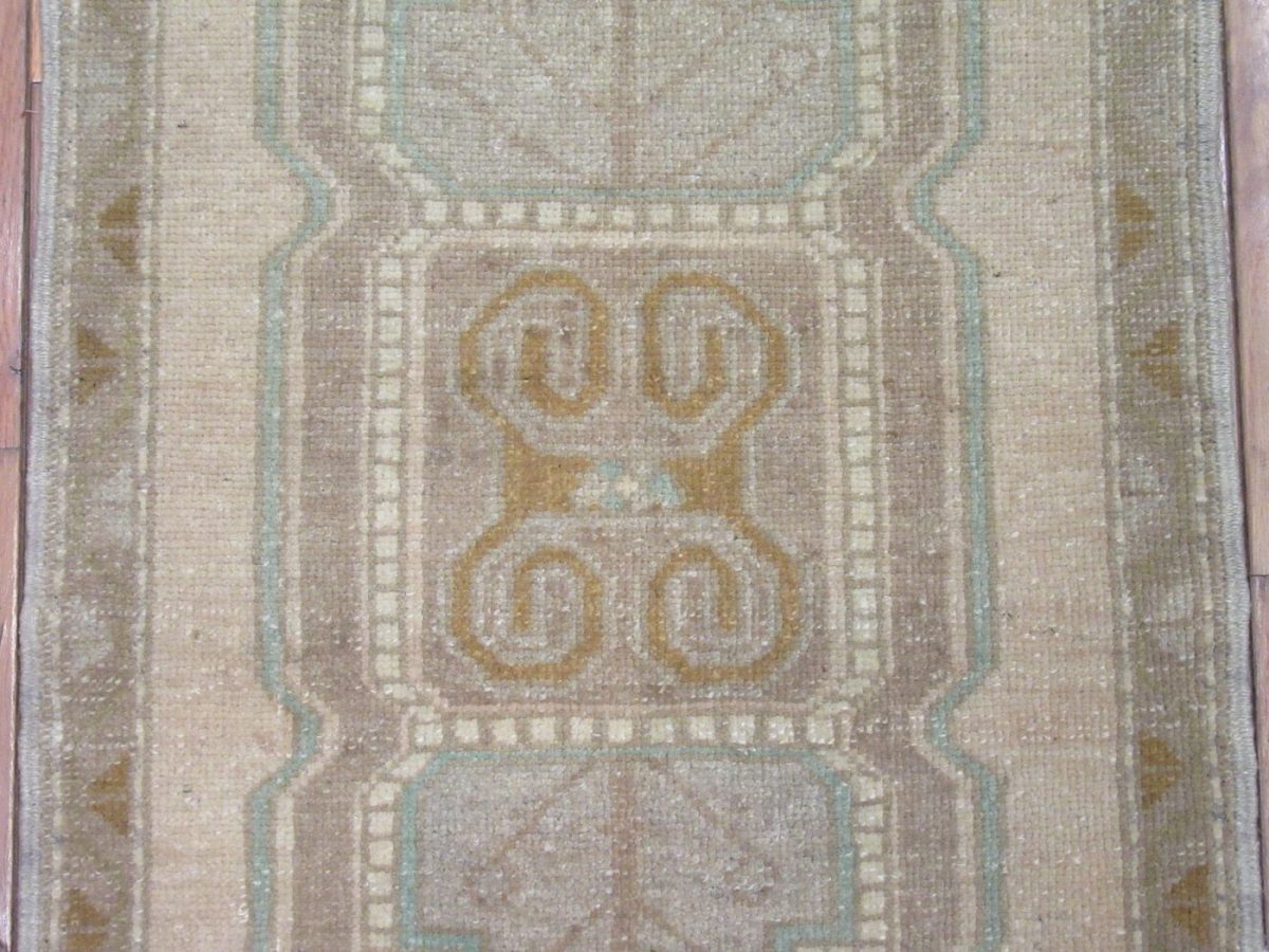 2′ x 3′ Persian Gray Beige Accent Rug Transitional Wool