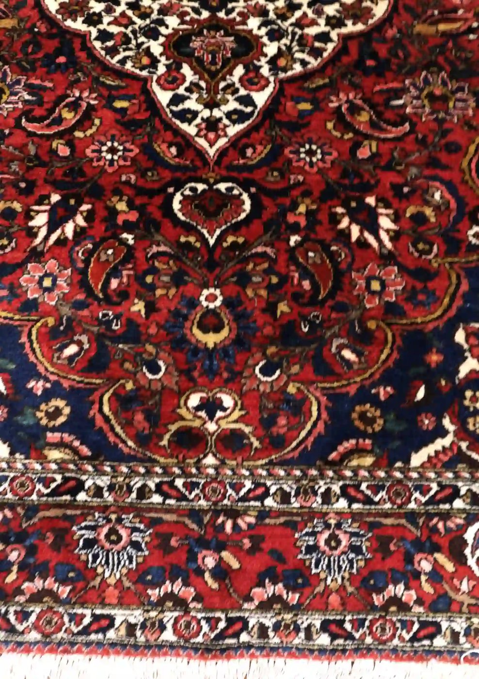 5′ x 8′ Red Fine Hand-Knotted Persian Bakhtiari Rug – Traditional Wool