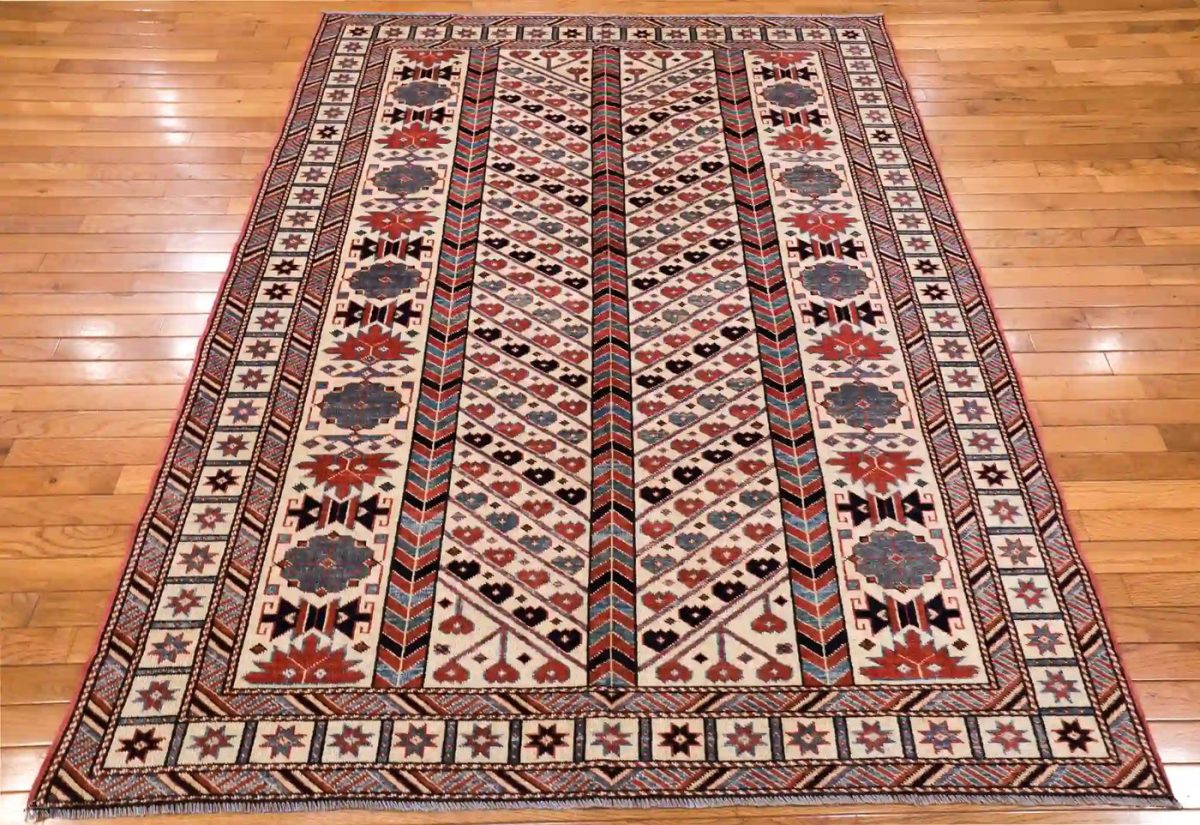 5′ x 7′ Ivory Fine Hand-Knotted Pakistan Shirvan Rug – Traditional Wool